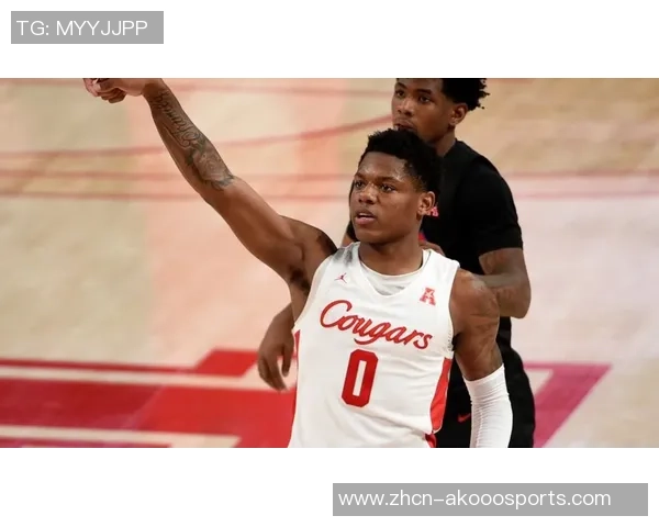 足球张坤的传奇之路：从草根球员到职业联赛的闪耀明星